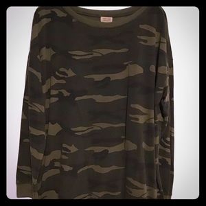 Women’s Camo Sweater Size Small